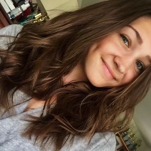 Meet your Posher, Lauren